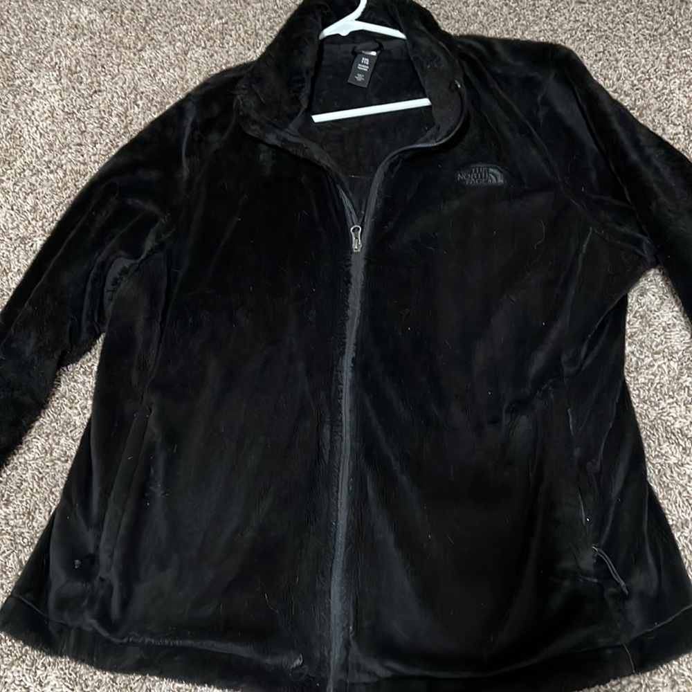 North Face Women’s fleece jacket size XXL😍 smoke free home and no rips or holes